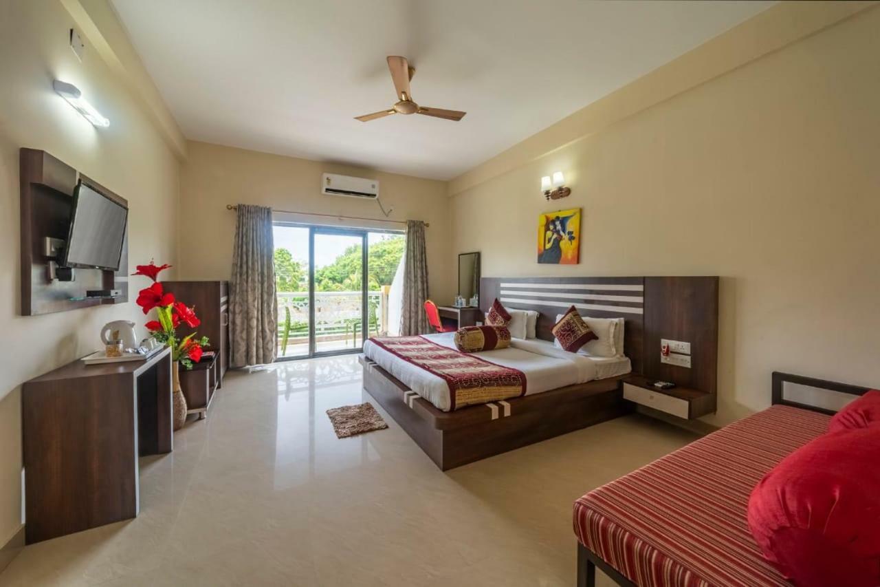 Viceroy Beach And Spa Resort Mandarmani Bagian luar foto